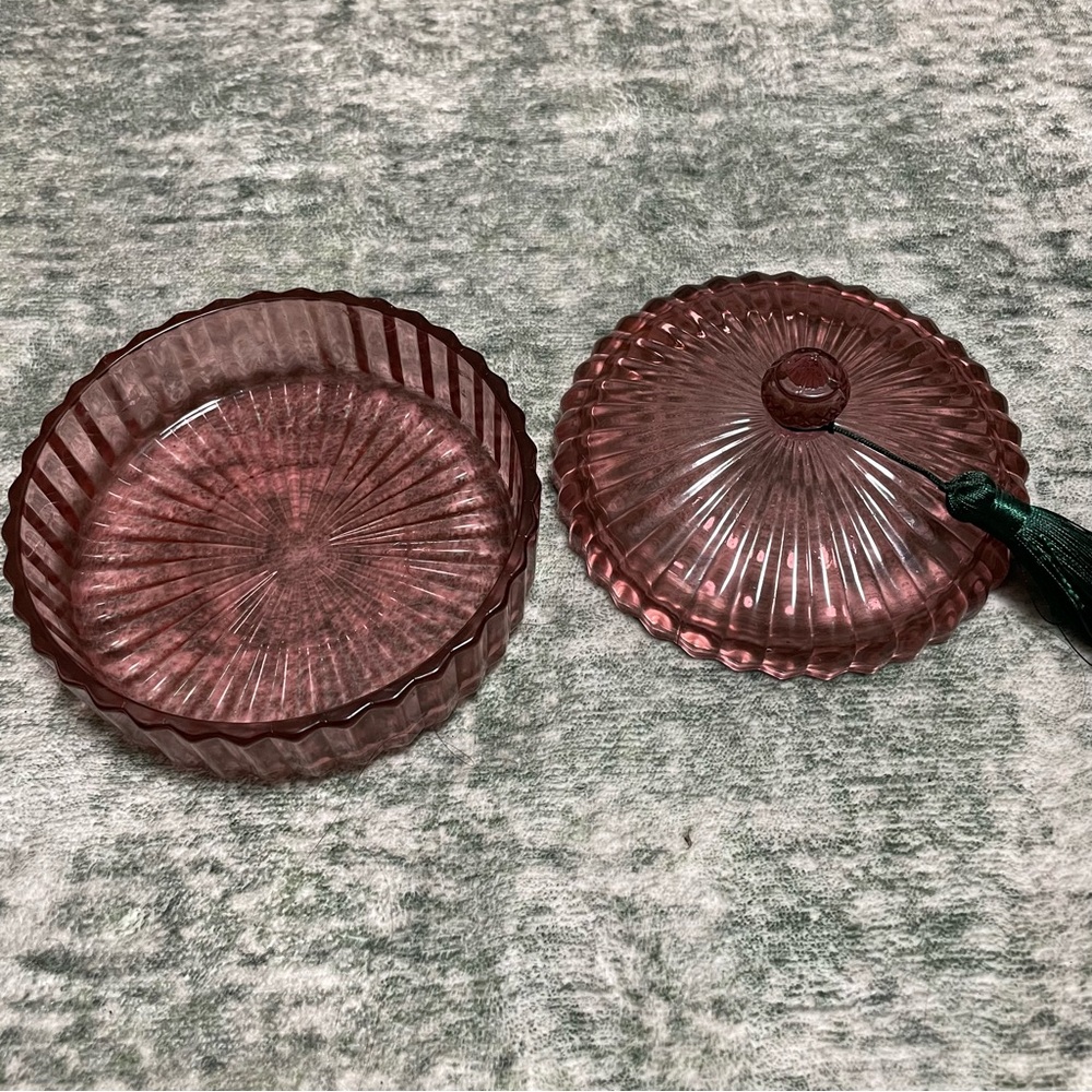 Medium sized jewelry box